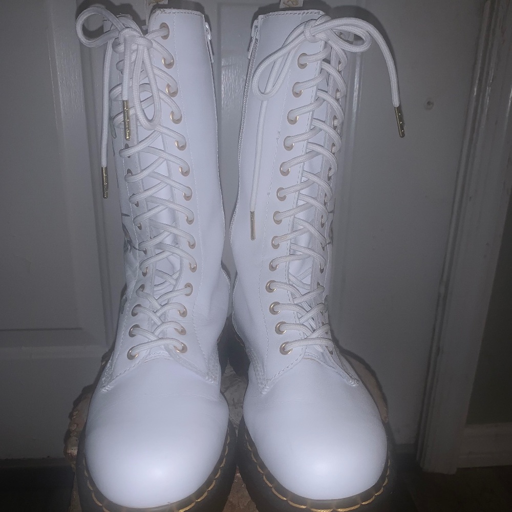 Dr. Marten Louise Body Lt addition